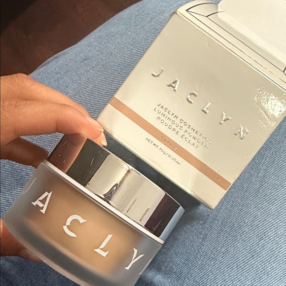 Jaclyn Loose Setting Powder - Picture 1 of 1